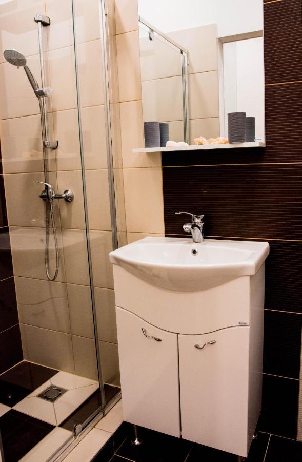 Molnar Apartment Cozy City Center Retreat For 2 Ac & Perfect Location! Budapeste Exterior foto